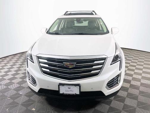 Crystal White Tri-Coat 2019 Cadillac XT5 Luxury