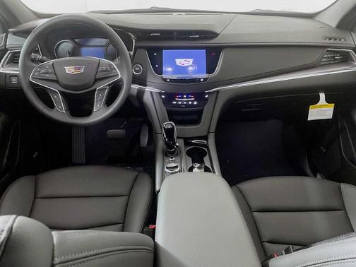 2026 Cadillac XT5 Luxury