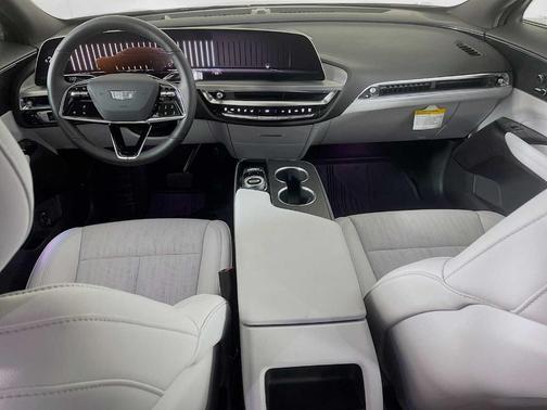 2025 Cadillac LYRIQ Sport