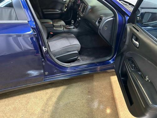 2017 Dodge Charger SE