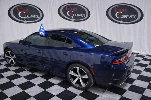 2017 Dodge Charger SE