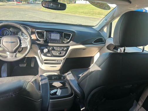 2018 Chrysler Pacifica Touring-L
