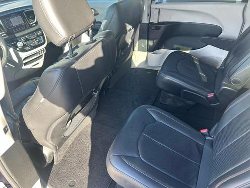 2018 Chrysler Pacifica Touring-L