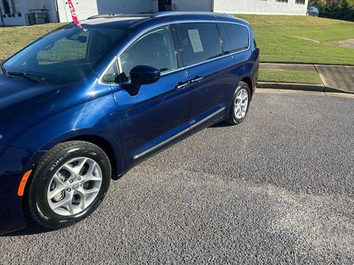 2018 Chrysler Pacifica Touring-L