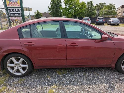2005 Nissan Maxima SE