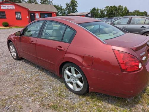 2005 Nissan Maxima SE