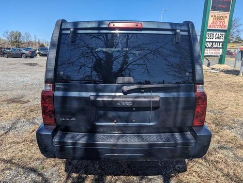 2006 Jeep Commander Base