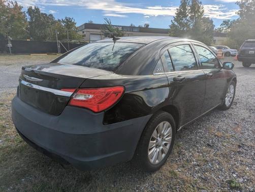 2014 Chrysler 200 LX