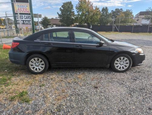 2014 Chrysler 200 LX