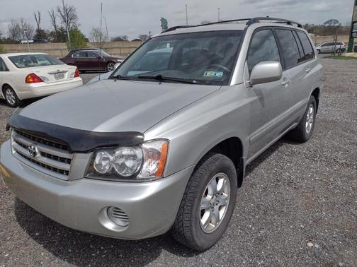 Photo 2 of 10 of 2003 Toyota Highlander Limited