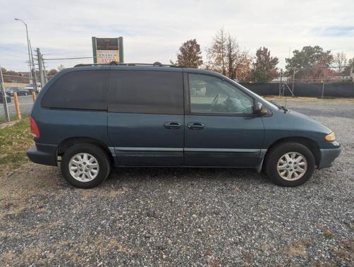 2000 Plymouth Voyager SE
