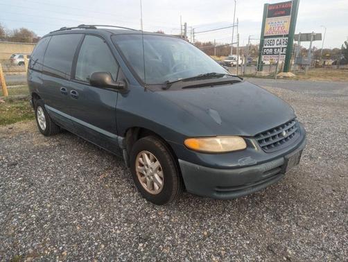 2000 Plymouth Voyager SE