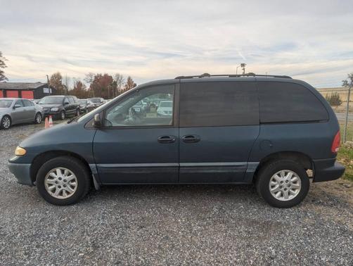 2000 Plymouth Voyager SE