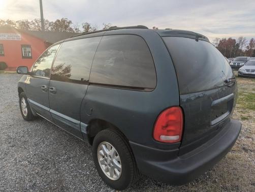 2000 Plymouth Voyager SE