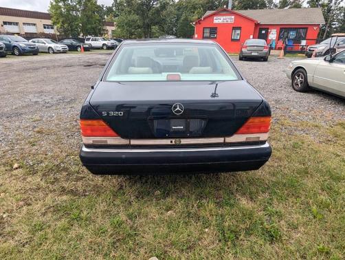 1995 Mercedes-Benz S-Class Base