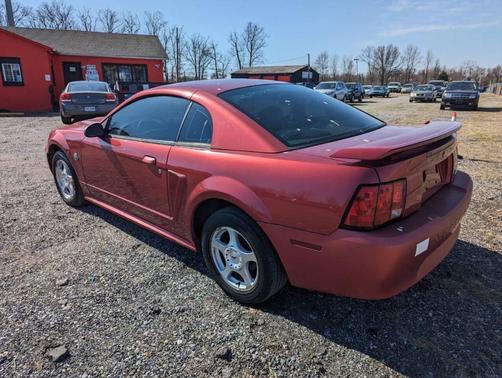 2004 Ford Mustang Base