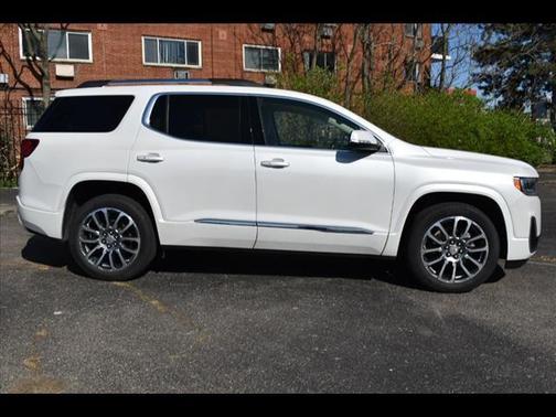 2022 GMC Acadia Denali