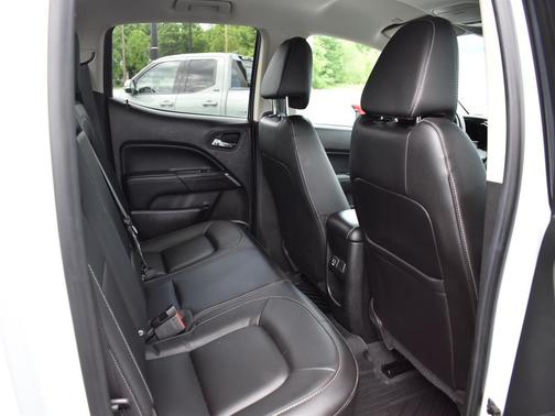 Summit White 2022 GMC Canyon Elevation