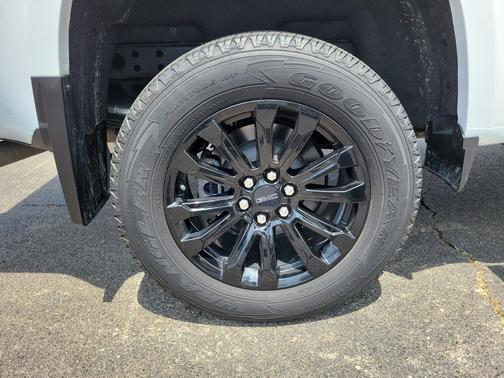 Summit White 2022 GMC Canyon Elevation