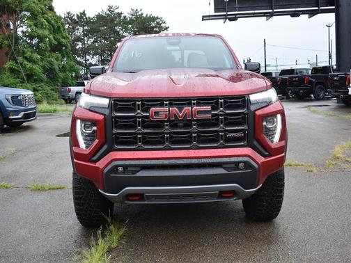 2025 GMC Canyon AT4