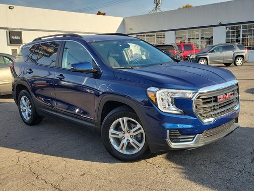 Marine Metallic 2023 GMC Terrain SLE