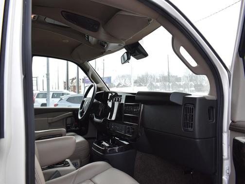 2024 Chevrolet Express 2500 RWD 2500 Regular Wheelbase WT