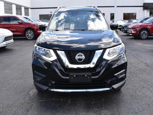 Magnetic Black Pearl 2019 Nissan Rogue SV