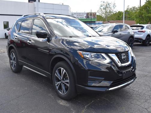 Magnetic Black Pearl 2019 Nissan Rogue SV