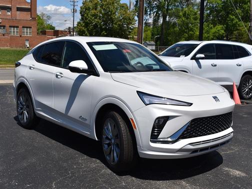 White Frost Tricoat 2026 Buick Envista Avenir FWD
