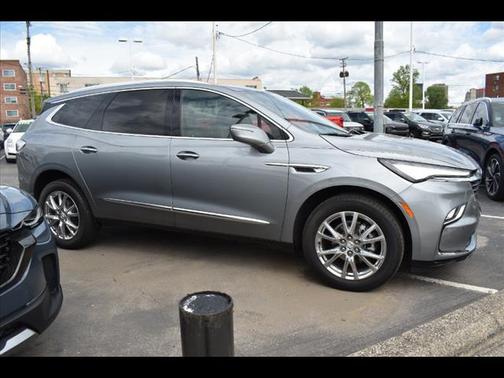2023 Buick Enclave Essence FWD