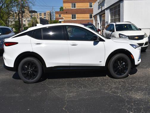 Summit White 2026 Buick Envista Sport Touring FWD