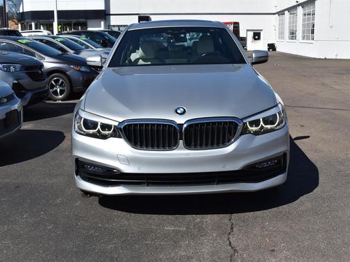 2018 BMW 540 540i
