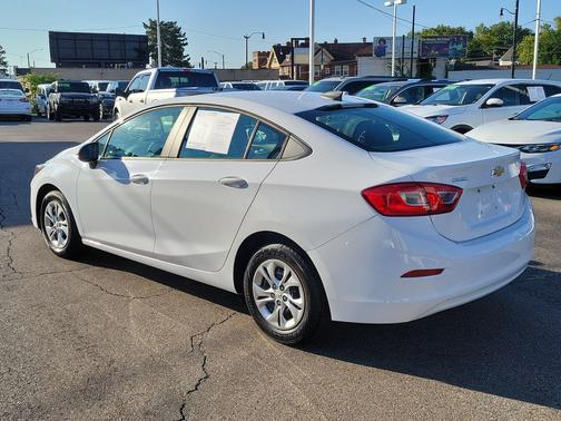 Summit White 2019 Chevrolet Cruze LS