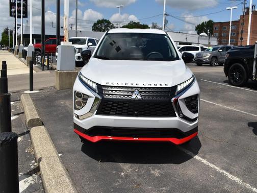 White Diamond 2024 Mitsubishi Eclipse Cross LE