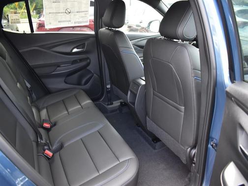 Ocean Blue Metallic 2026 Buick Envista Sport Touring FWD