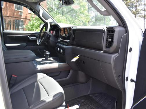 Summit White 2026 GMC Sierra 1500 SLT