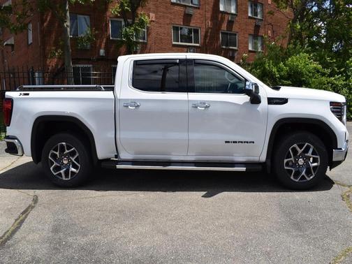 Summit White 2026 GMC Sierra 1500 SLT