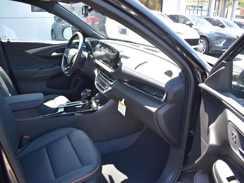 Ebony Twilight Metallic 2026 Buick Envista Avenir FWD