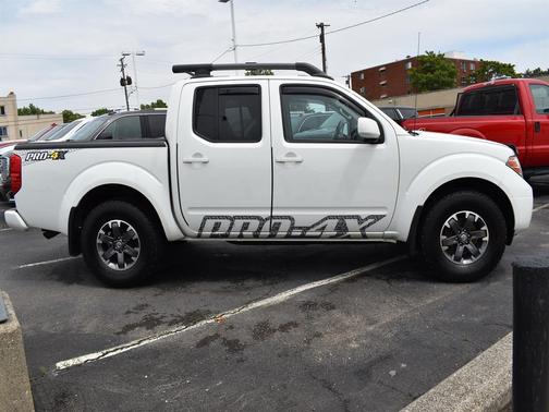 Glacier White 2016 Nissan Frontier PRO-4X
