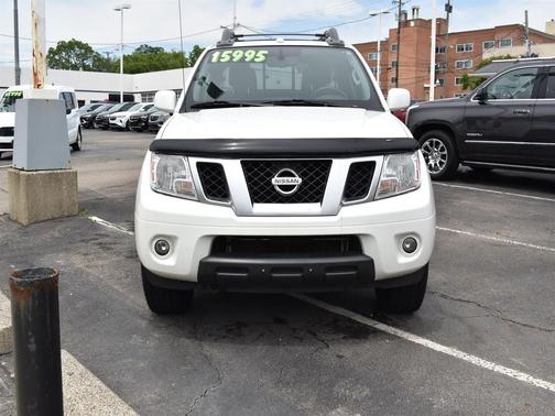 Glacier White 2016 Nissan Frontier PRO-4X