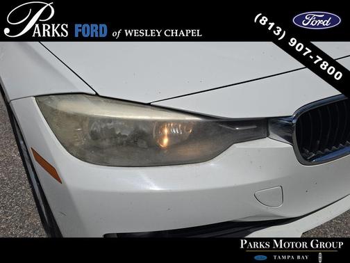 Alpine White 2015 BMW 320 i