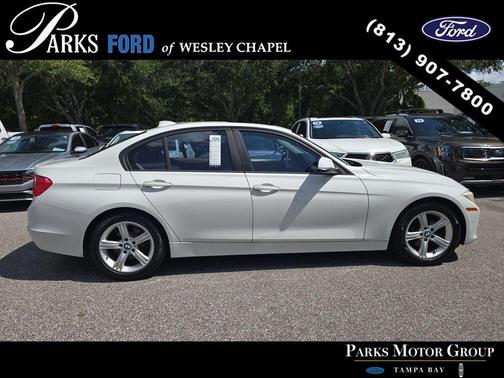 Alpine White 2015 BMW 320 i