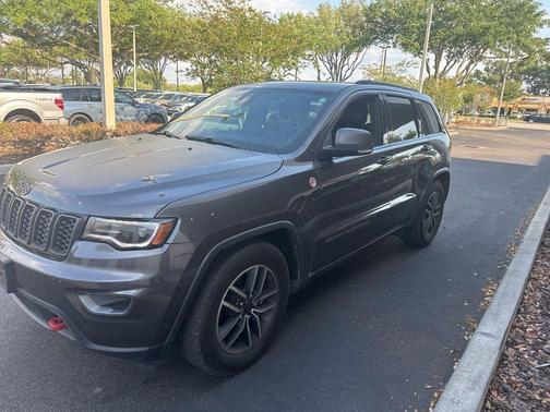 Granite Crystal Clearcoat Metallic 2019 Jeep Grand Cherokee Trailhawk