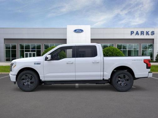 2025 Ford F-150 Lightning LARIAT