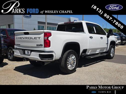 Summit White 2022 Chevrolet Silverado 2500 High Country
