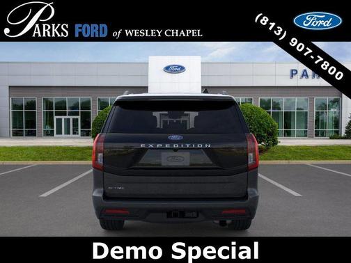 Dark Matter Gray Metallic 2026 Ford Expedition Active