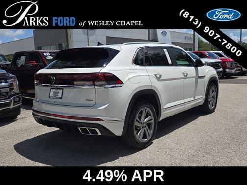Opal White Pearl Effect 2024 Volkswagen Atlas Cross Sport 2.0T SEL R-Line