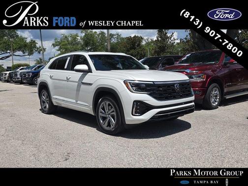 Opal White Pearl Effect 2024 Volkswagen Atlas Cross Sport 2.0T SEL R-Line