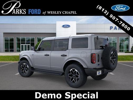 Avalanche Gray 2026 Ford Bronco Outer Banks