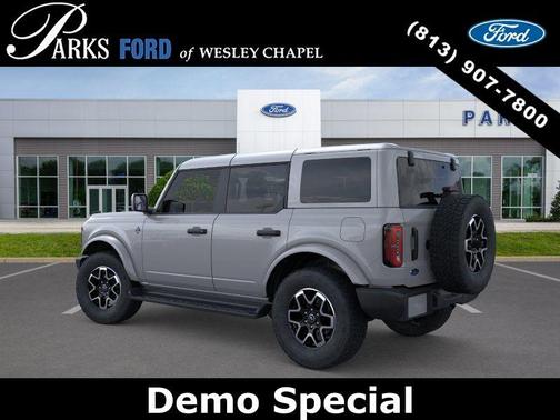 Avalanche Gray 2026 Ford Bronco Outer Banks